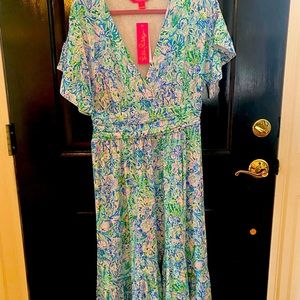 Large Lily Pulitzer mid length dress in large.